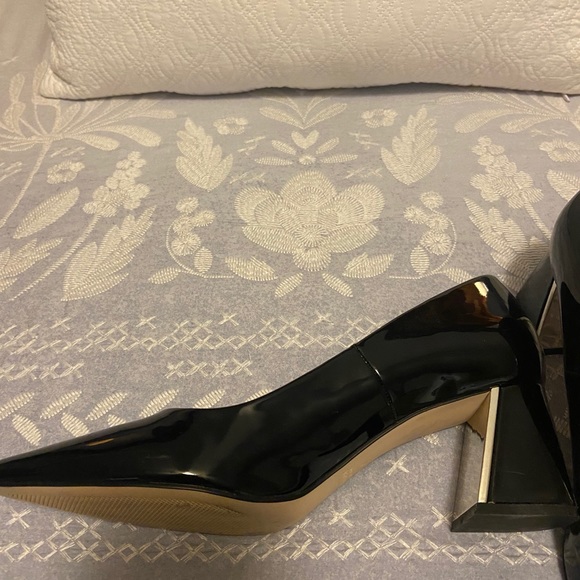 Woman Shoes - Picture 5 of 5